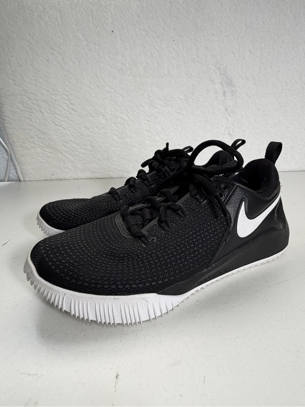 Nike Zoom HyperAce 2 Volleyball Shoes Black and White Womens Size 6